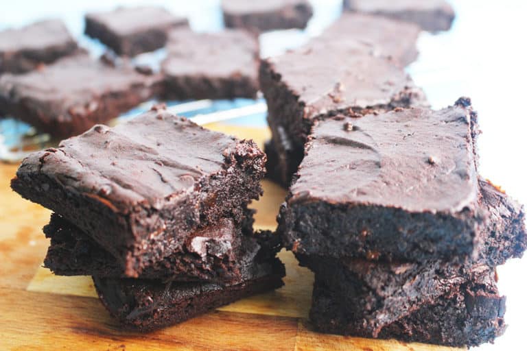 GLUTEN-FREE PLANT-BASED TOMATO BROWNIES - Dei Fratelli